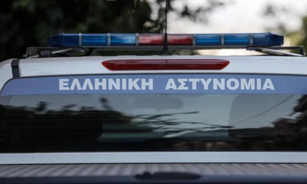 Λαμία: Με κινηματογραφική ταχύτητα διαρρήκτης μπούκαρε σε μαγαζί και άδειασε το ταμείο(βίντεο)
